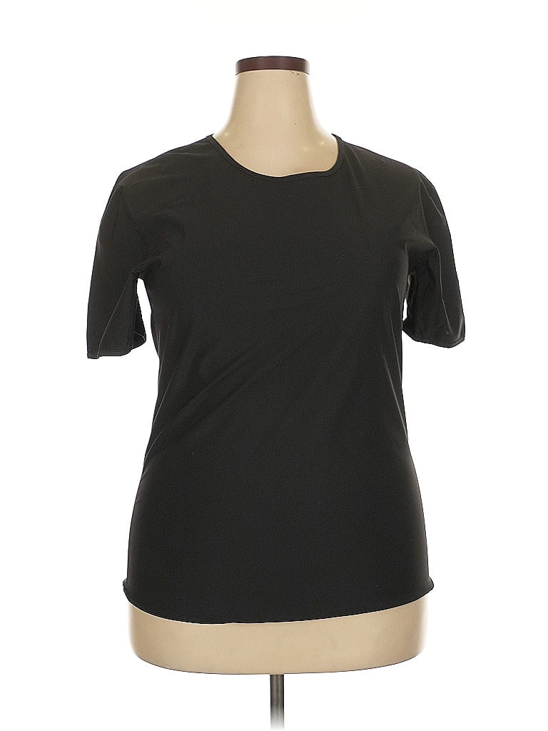 Click to view more detailed imagery on our partner's website Pre-owned Unbranded Active T-shirt In Black