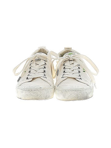 Cariuma Sneakers (view 2)