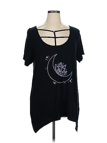 Hot Topic Short Sleeve T-Shirt (view 1)