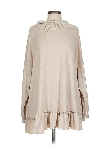 Easel Poncho (view 1)