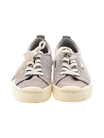 Cariuma Sneakers (view 2)