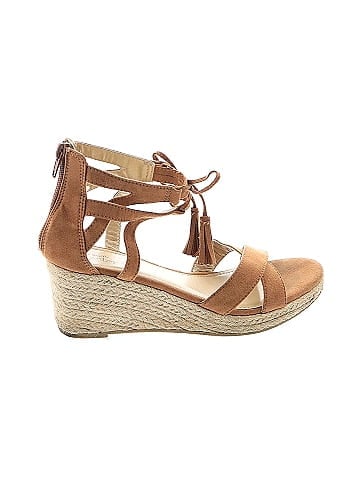 Crown Vintage Wedges (view 1)