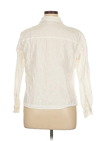 Chico's Design Long Sleeve Button-Down Shirt (view 2)