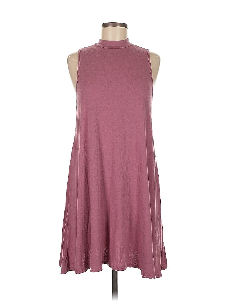 Click to view more detailed imagery on our partner's website Pre-owned Vibe Sportswear Casual Dress In Burgundy