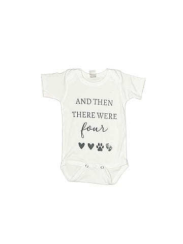 Laughing Giraffe Short Sleeve Onesie (view 1)