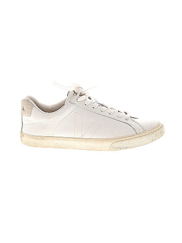 VEJA Sneakers (view 1)