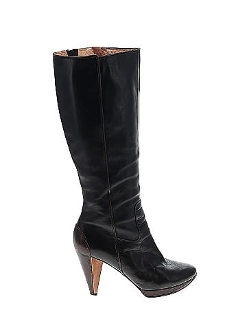 Fossil Boots (view 1)