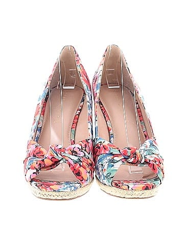 Kelly & Katie Wedges (view 2)