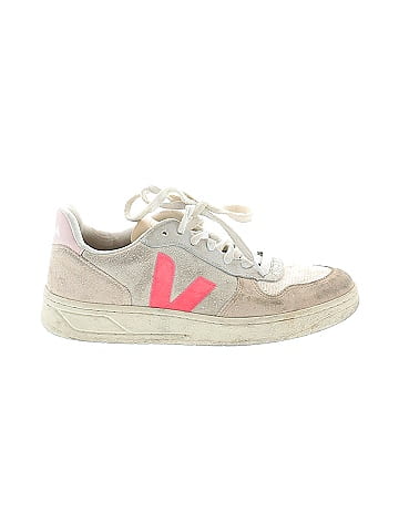 VEJA Sneakers (view 1)