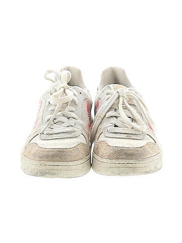 VEJA Sneakers (view 2)