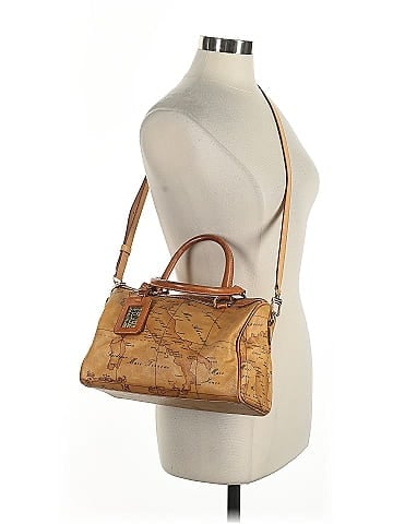 1' Classe Alviero Martini Shoulder Bag (view 2)
