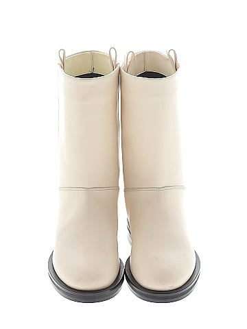 Closed Boots (view 2)
