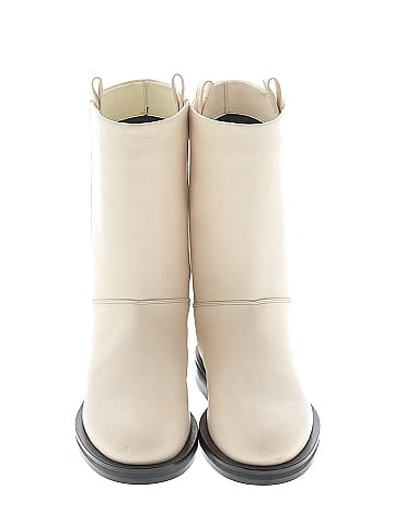 Closed Boots (view 2)