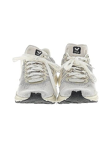 VEJA Sneakers (view 2)