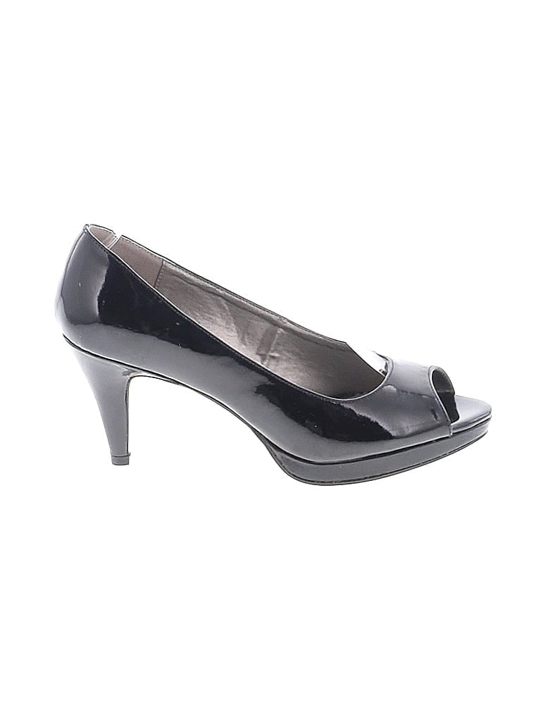 Pre-owned Bandolino Heels In Black