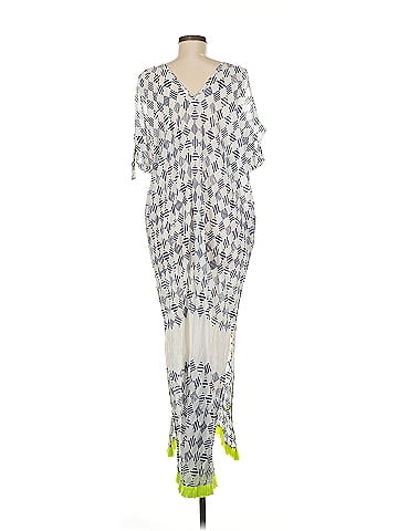 Saks Fifth Avenue Casual Dress (view 2)