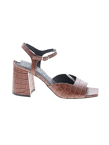 Deltan Heels (view 1)