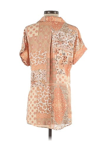 Cupcakes & Cashmere Short Sleeve Blouse (view 2)