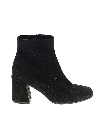 Vince. Ankle Boots (view 1)