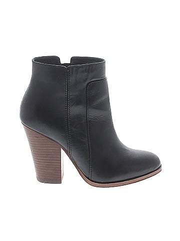 Pour La Victoire Ankle Boots (view 1)