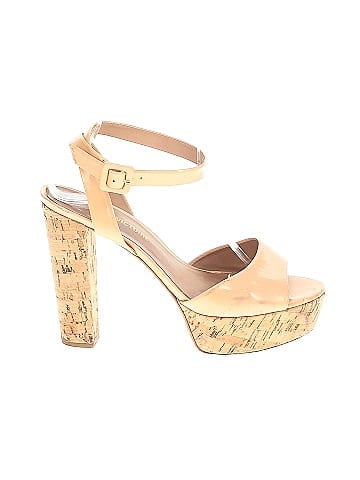 Pour La Victoire Heels (view 1)