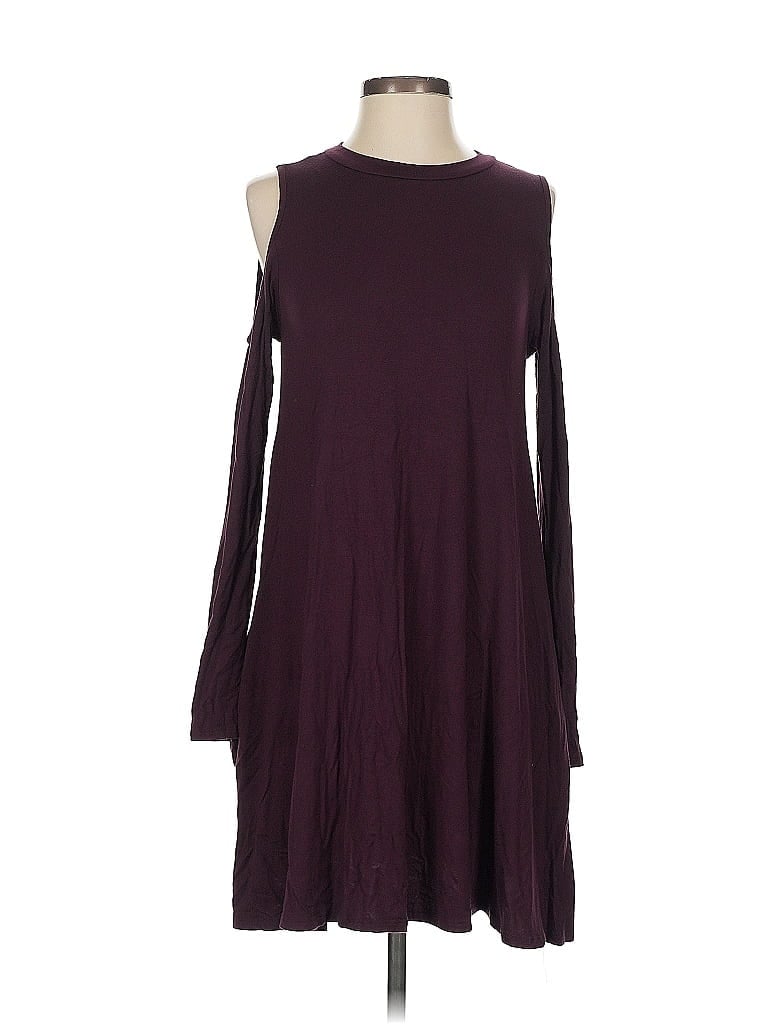 Click to view more detailed imagery on our partner's website Pre-owned Elan Casual Dress In Burgundy