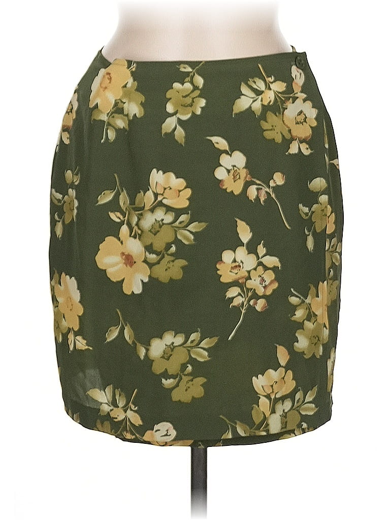 Click to view more detailed imagery on our partner's website Pre-owned R Petites Casual Skirt In Green