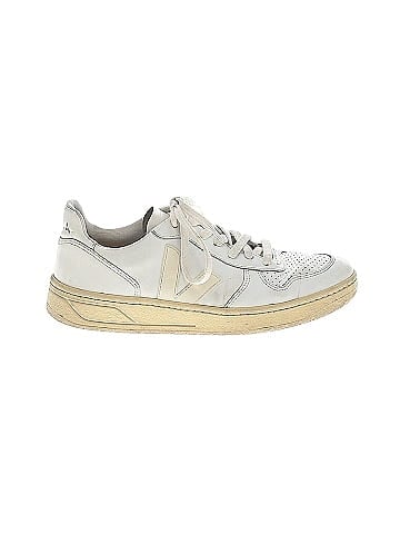 VEJA Sneakers (view 1)