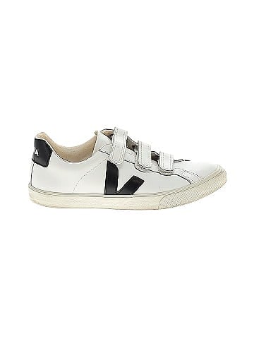 VEJA Sneakers (view 1)
