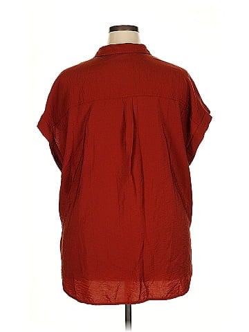 Gap Short Sleeve Button-Down Shirt (view 2)