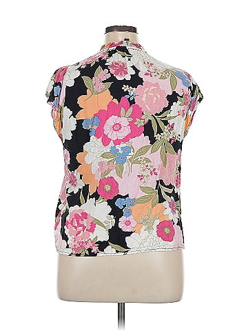 Jessica Simpson Sleeveless Blouse (view 2)