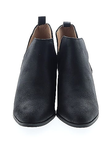 Journee Collection Ankle Boots (view 2)