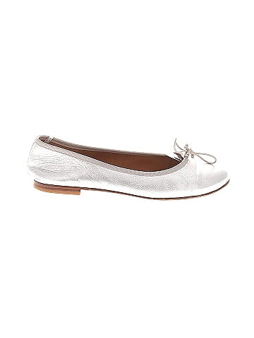 Margaux Flats (view 1)