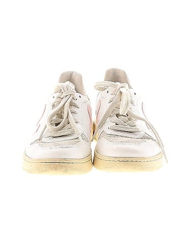 VEJA Sneakers (view 2)
