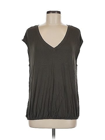 Eri + Ali Sleeveless T-Shirt (view 1)