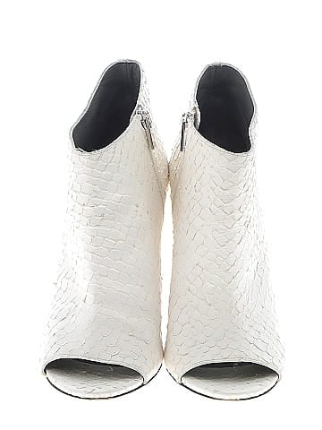 Vince. Ankle Boots (view 2)