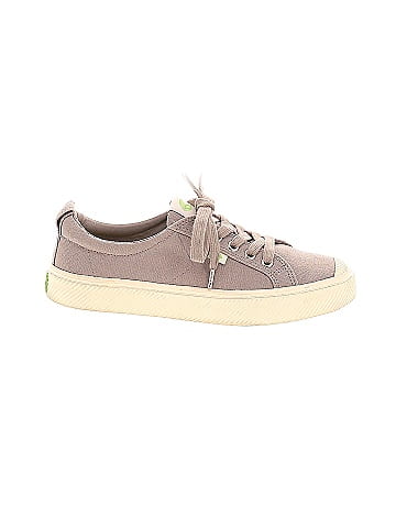 Cariuma Sneakers (view 1)