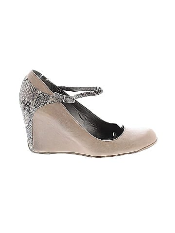 Kenneth Cole REACTION Wedges (view 1)