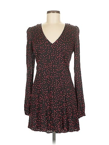 Urban Outfitters Casual Dress (view 1)