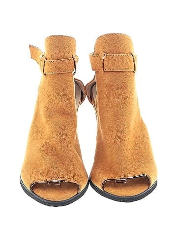 Unbranded Heels (view 2)