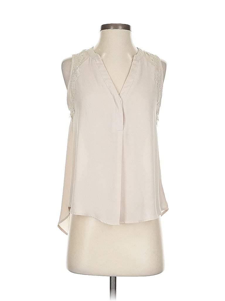 Pre-owned Astr Sleeveless Blouse In White