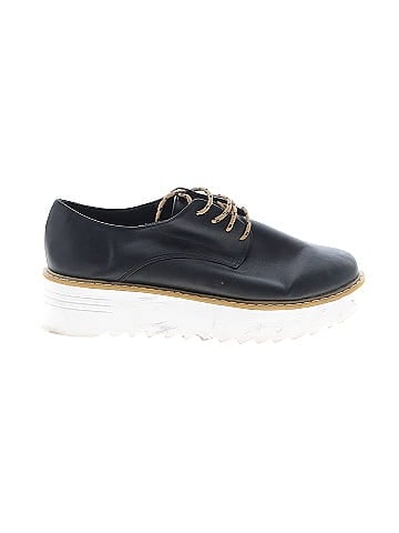 Unbranded Flats (view 1)