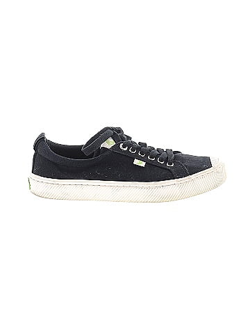 Cariuma Sneakers (view 2)