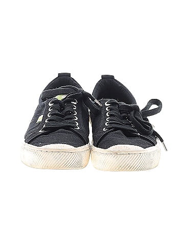 Cariuma Sneakers (view 1)