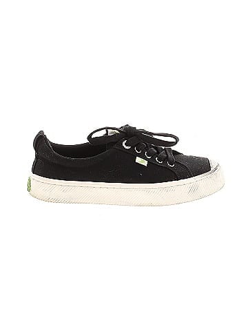Cariuma Sneakers (view 1)
