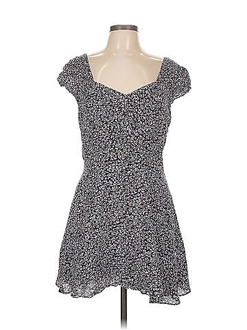 Urban Outfitters Casual Dress (view 1)