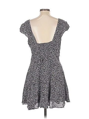 Urban Outfitters Casual Dress (view 2)