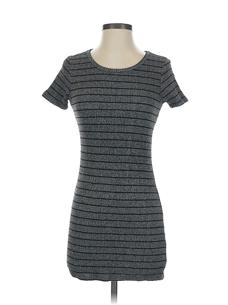 Click to view more detailed imagery on our partner's website Pre-owned Leith Casual Dress In Gray
