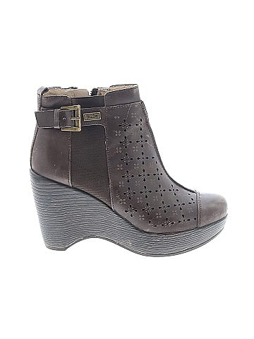 Jambu Wedges (view 1)