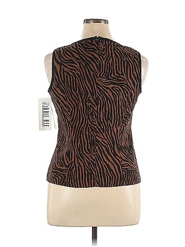 Robbie Bee Sleeveless Blouse (view 2)